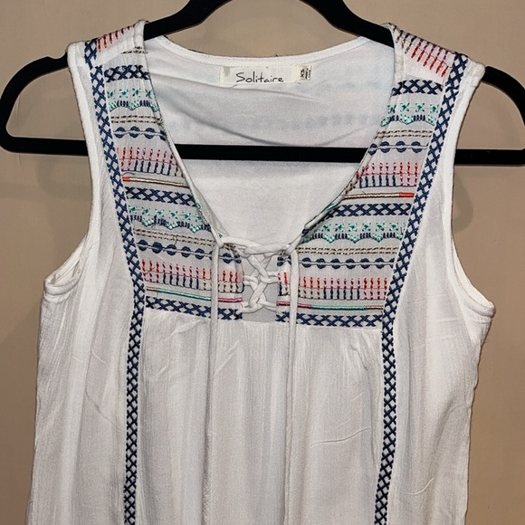 Solitaire white sleeveless with lace up neck & emodress size XS - Picture 2 of 12